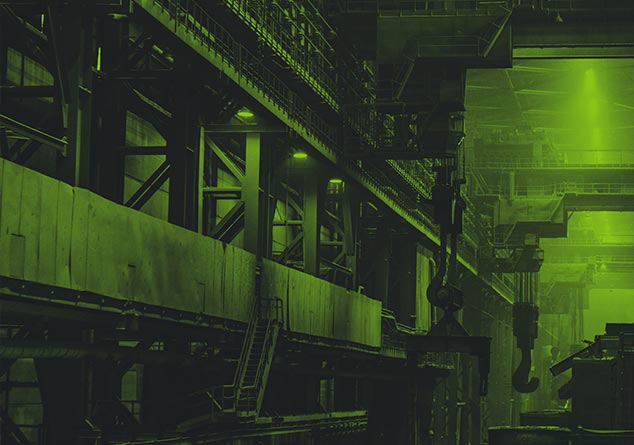 Datenaufnahme CE-Kennzeichnung Große Fabrikhalle im industriellen Bereich im grünen Licht