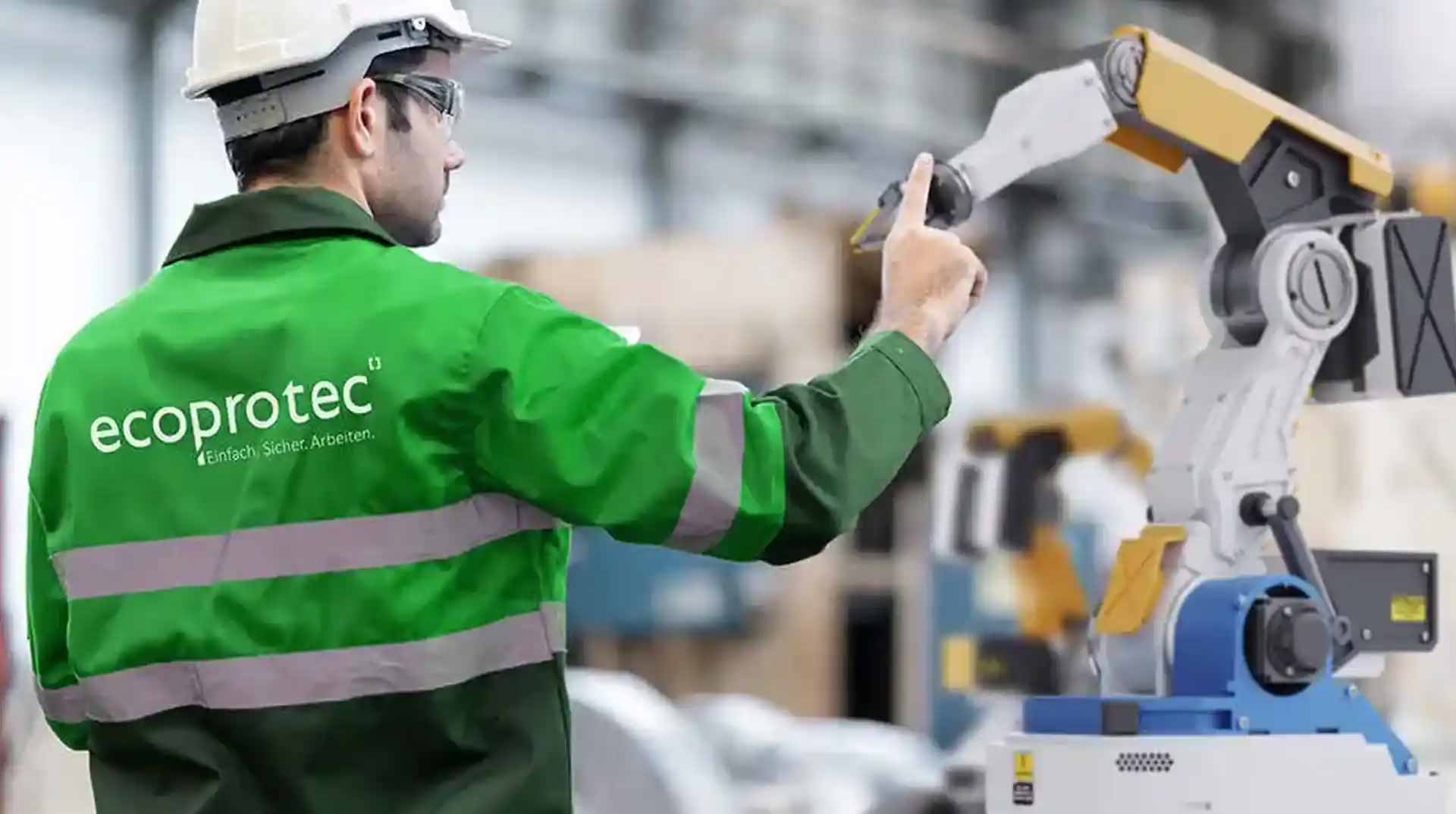 CE Koordinator von ecoprotec prüft die Konformität einer Maschine